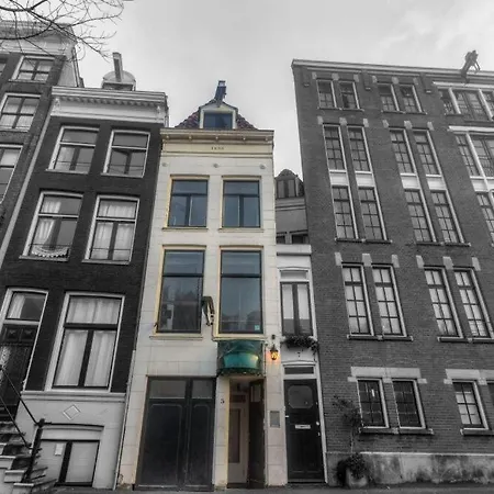 Canalview Hotel